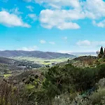 In With Pool And Val Di Chiana View *